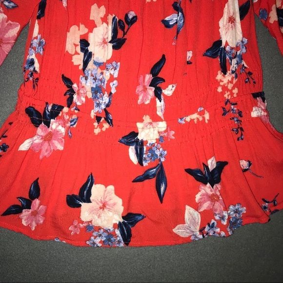 Cupcakes and Cashmere Red Off Shoulder Top Small S - Picture 5 of 8